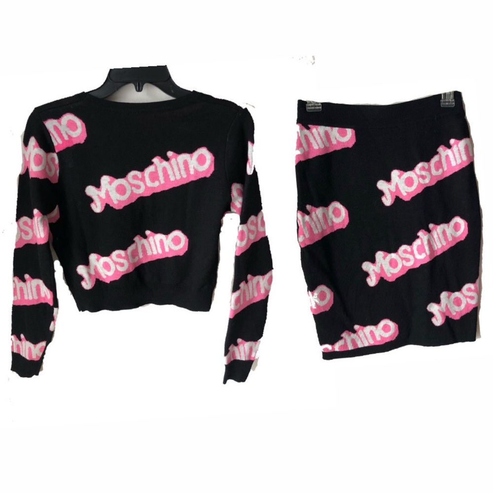 Top and bottom suit new with out tag